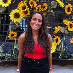 Meet your Posher, Gabriela